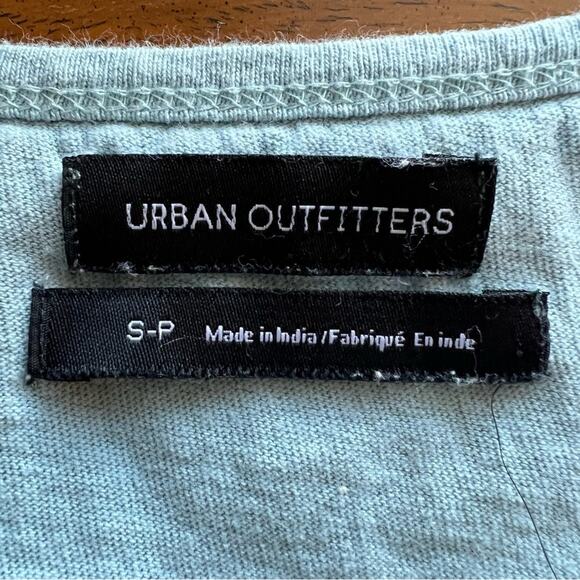 Urban Outfitters Maleia Puff Sleeve Crop Top - Picture 7 of 7